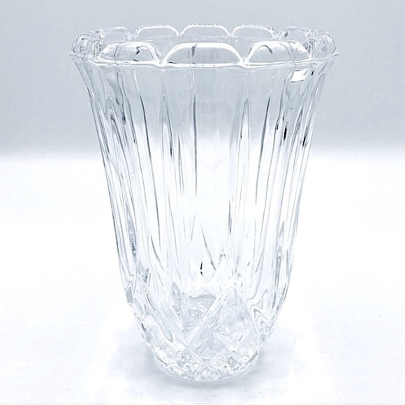 Very Pretty Crystal Vase, Excellent‎ Condition. - Picture 6 of 9